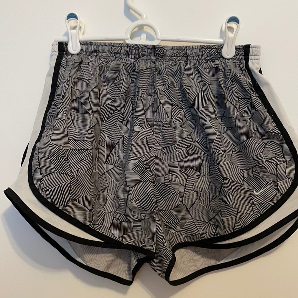 Black and white Nike dri-fit tempo shorts